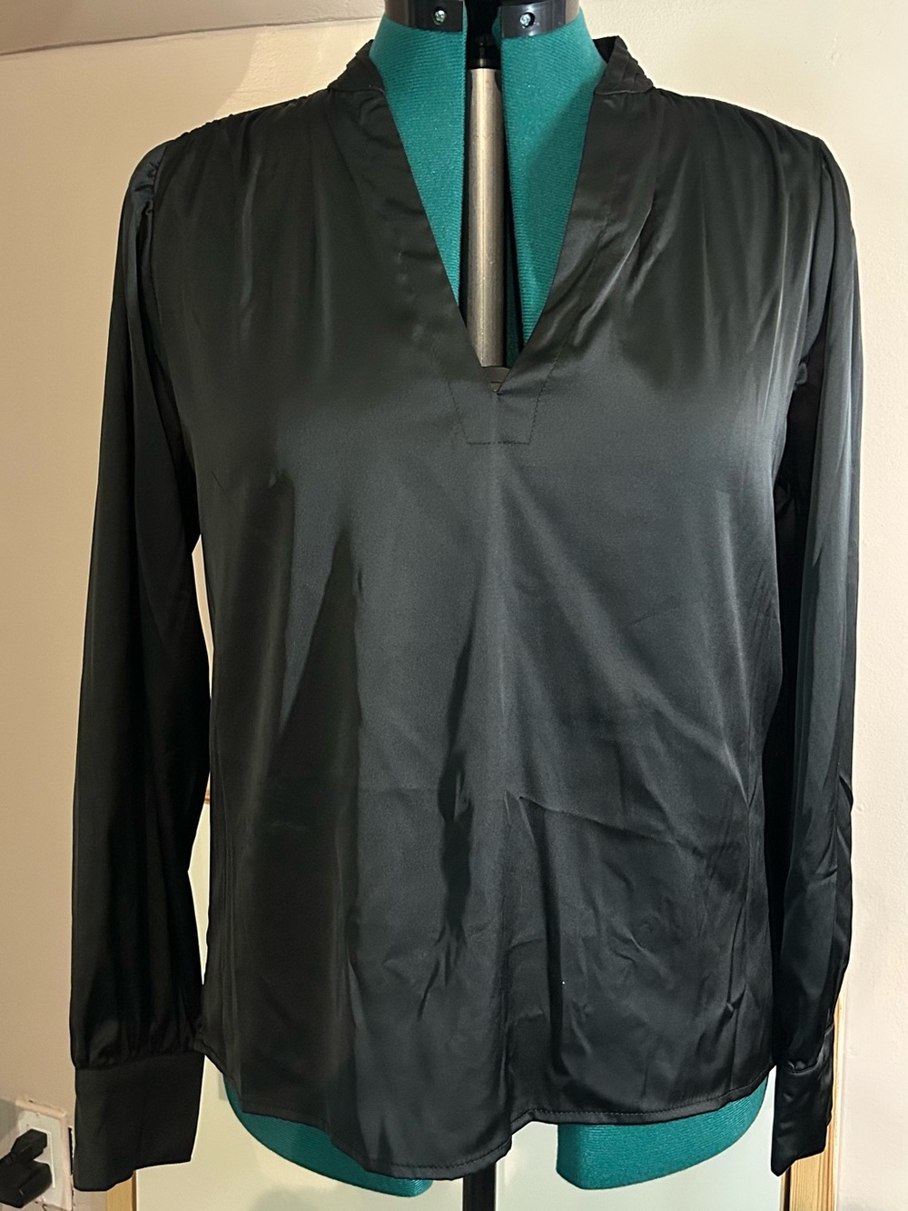 Melrose and Market Black V-Neck Long-Sleeve Blouse